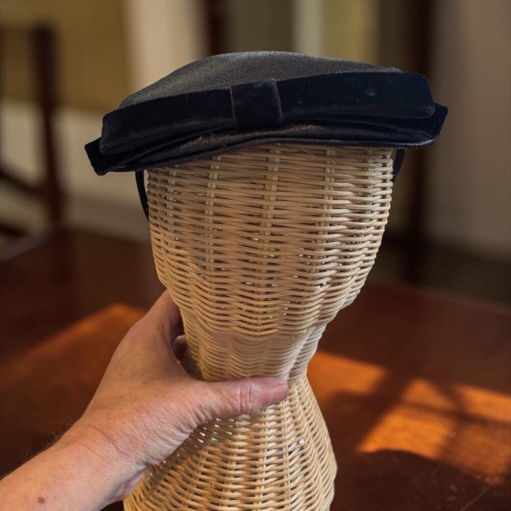 Vintage Navy Pillbox Hat Satin Velvet Bow Adjustable Jackie O Mad Men